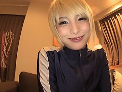 Japanese blonde with the short hair receives the necessary vibrations